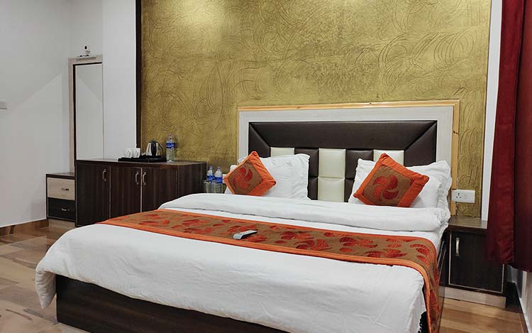 deluxe room booking shimla